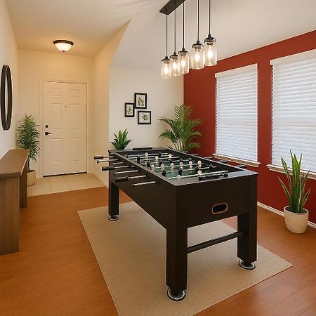 Work, Play & Stay King Bed With Foosball! Aubrey 外观 照片